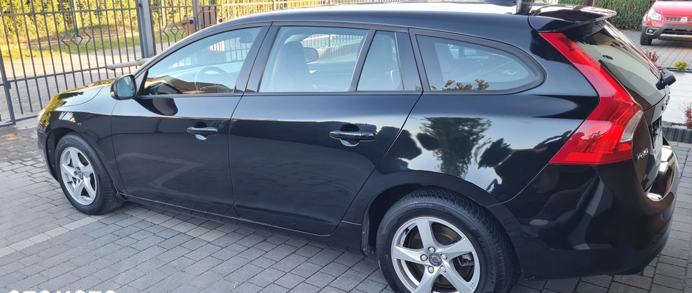 Volvo V60 cena 42900 przebieg: 153300, rok produkcji 2015 z Mikołów małe 436